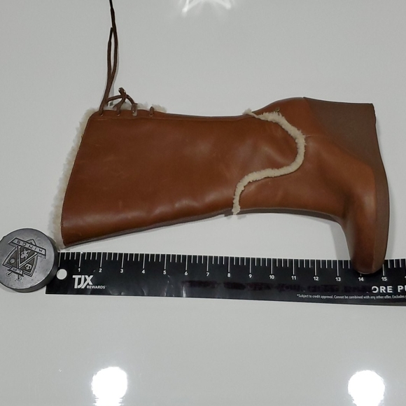 UGG Boots - Genuine Leather - Picture 12 of 14